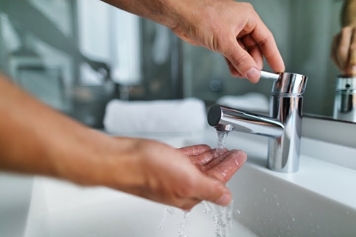 7 Ways To Fix Low Water Pressure During Winter Marco Plumbing - No Cold Water Pressure In Bathroom Sink