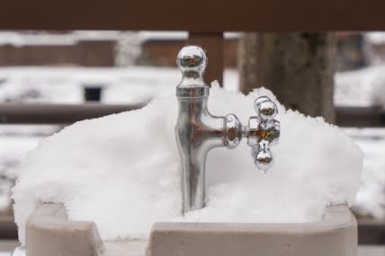 How to Keep Pipes from Freezing in the Cold