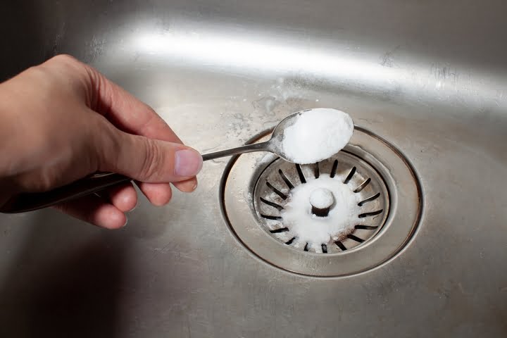 The combination of baking soda and vinegar can clear clogged sinks.