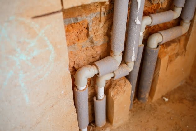 Do the Old Water Pipes Need Replacing in Your Home?