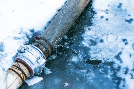 6 Potential Signs of a Burst Pipe in Winter