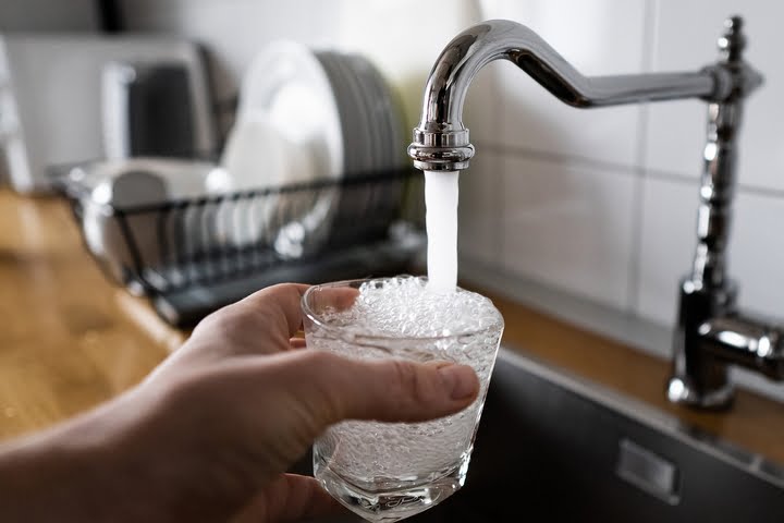 Cloudy tap water is caused by air bubbles