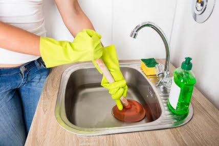 4 Warning Signs of Clogged Kitchen Sink Drain