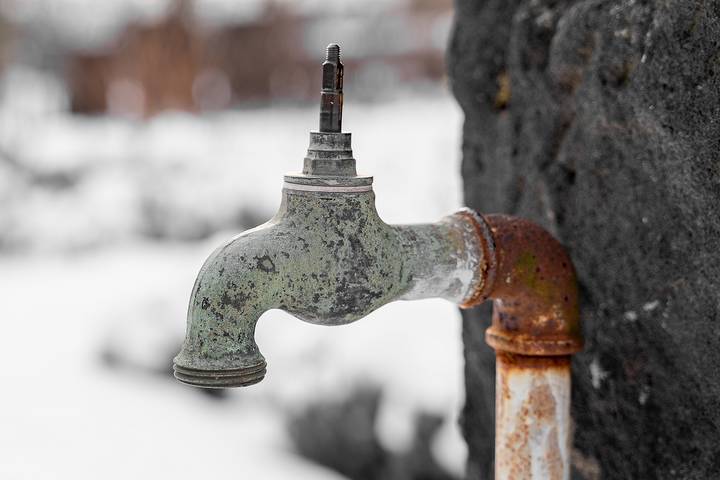 A noisy water pipe is a sign that a frozen pipe has burst.